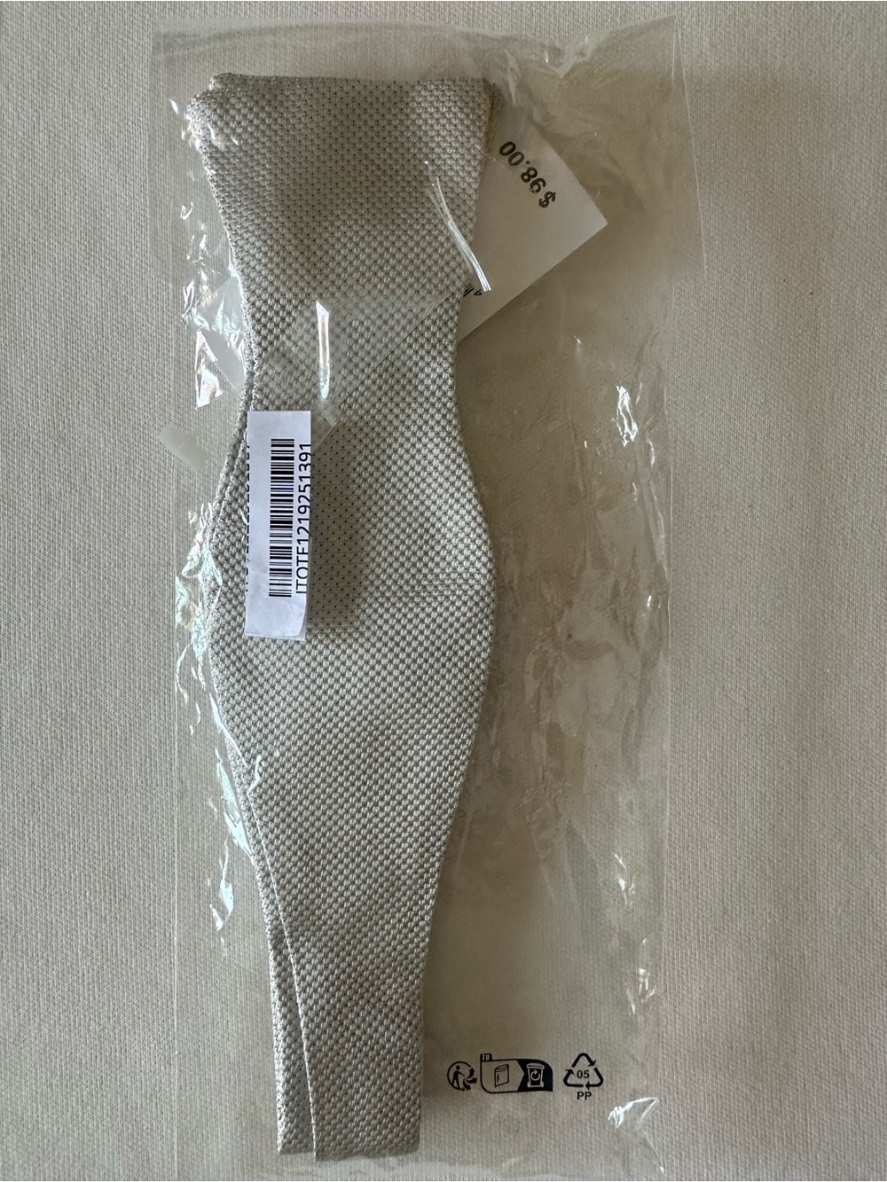 Bran new Saks Fifth Avenue 100% Silk Men’s self Bow Tie